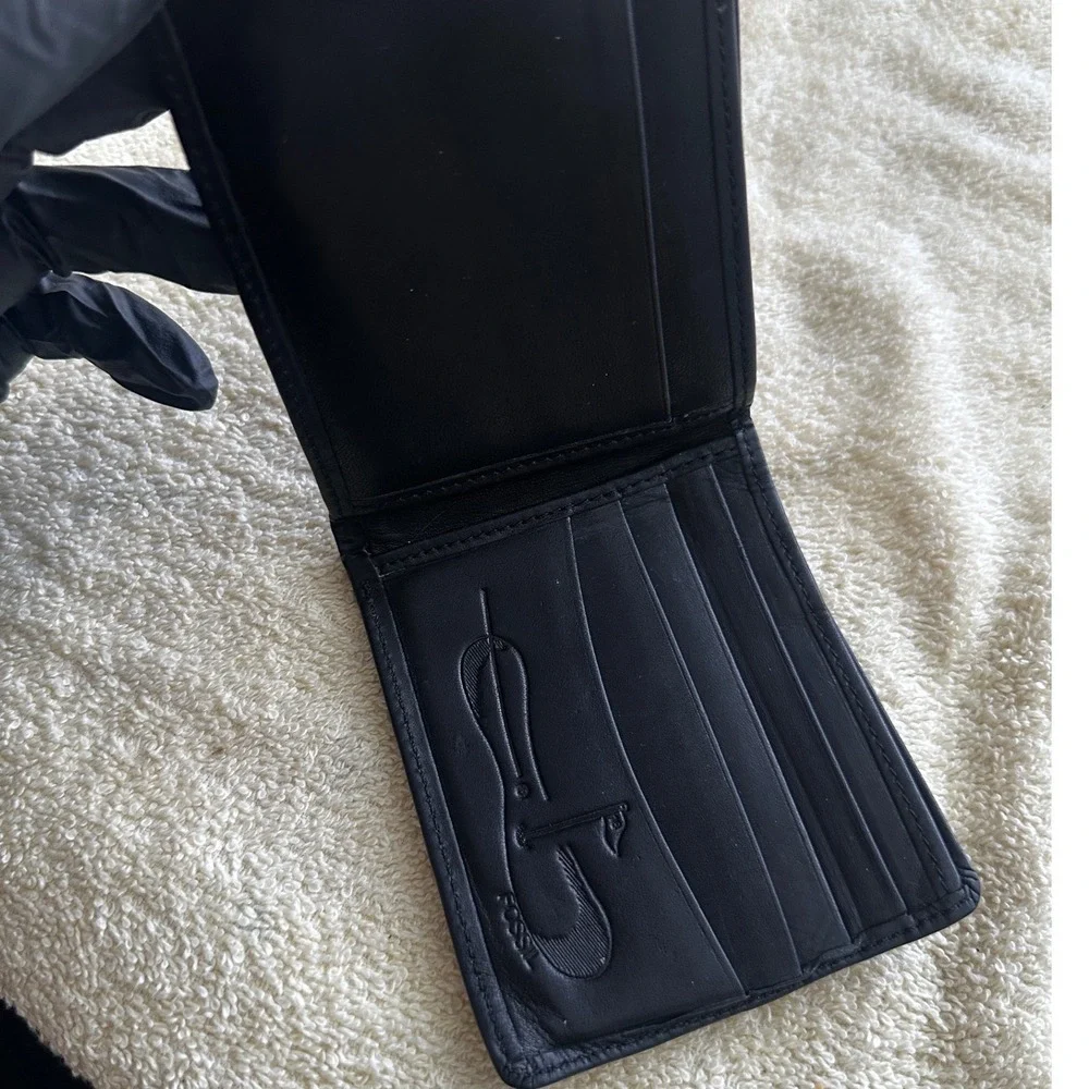 Fossil Mens Black Leather Bifold Wallet Vintage Golf Golfer 3D Emblem Accessory